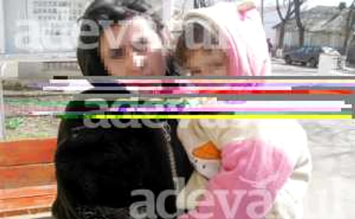 Mama fetiței de patru ani decedată în urma unui abuz sexual