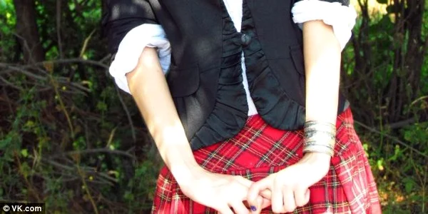 Anastasya are un look ireal 