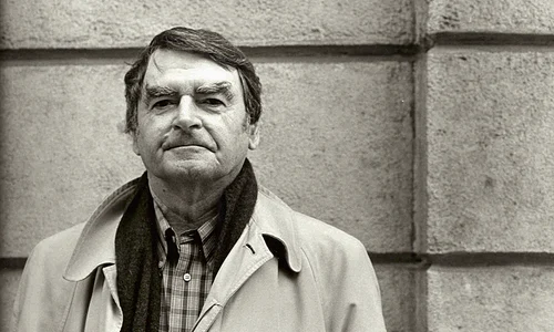 „Scriind, mi am amintit lucruri pe care le credeam uitate“ – interviu cu David LODGE jpeg