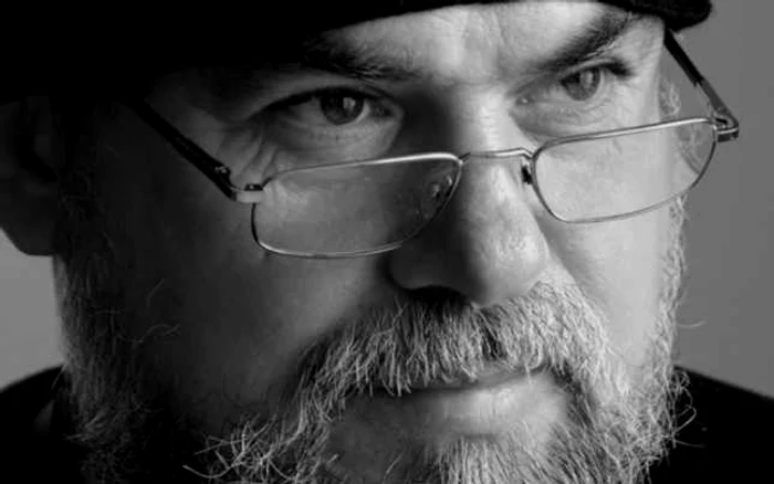 Cornel Constantin Ciomâzgă este unul dintre cei mai importanţi publicişti ai anilor ’90