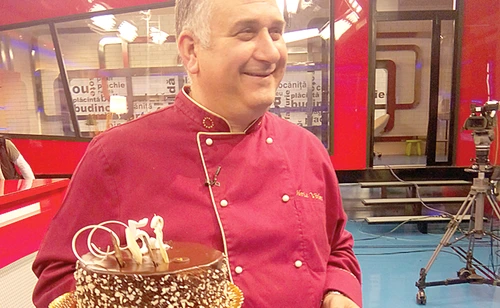 Horia a primit tortul în dar, de la colegii din Prima TV