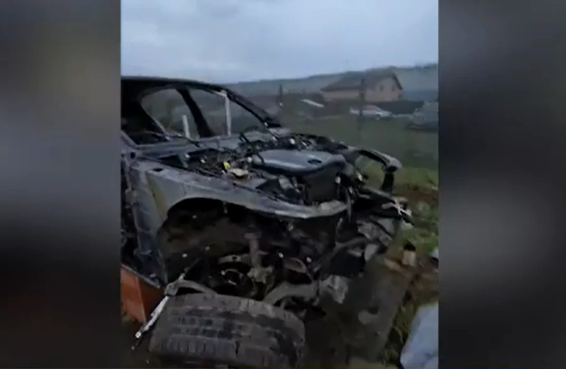 Masina închiriată a fost găsită dezmembrată. FOTO captură Știrile ProTV