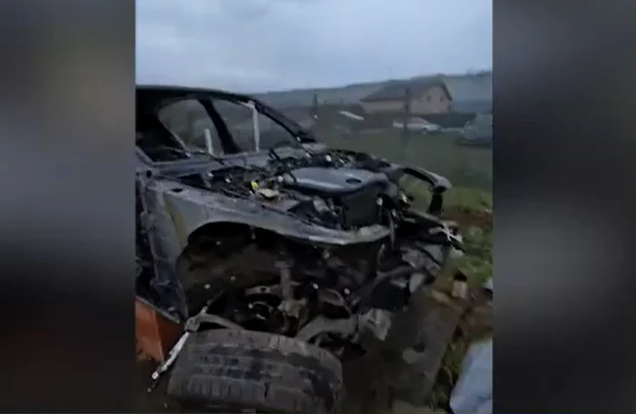 Masina închiriată a fost găsită dezmembrată. FOTO captură Știrile ProTV