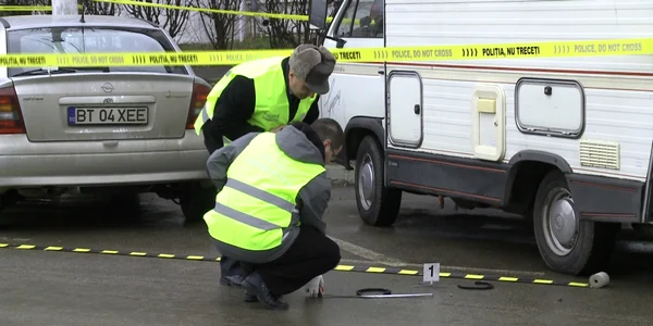 Criminaliştii fac investigaţii la locul tâlhăriei