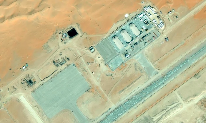 Cele trei hangare care pot fi observate în imagine sunt similare structurilor din care sunt lansate dronele americane FOTO Bing Maps via Wired