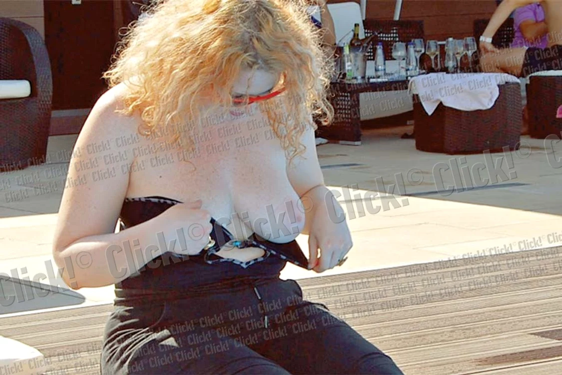 Martie 2013: Oana Lis cântăreşte  72 de kilograme,  dar vrea să  mai slăbească (FOTOGRFII: CLICK!)