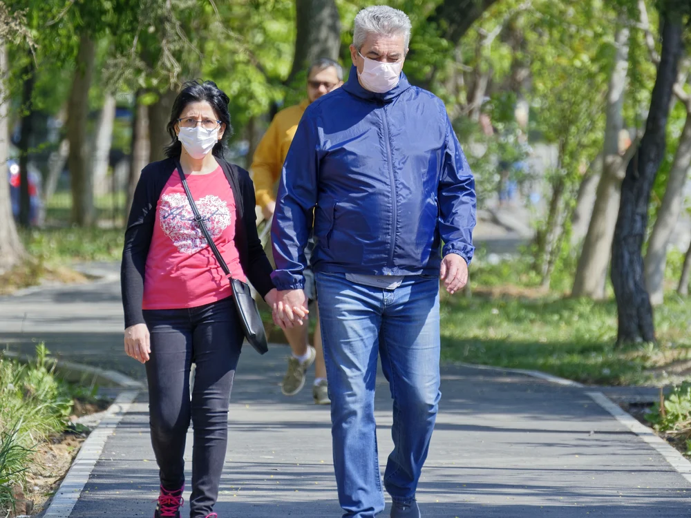 
    Autoritățile sfătuiesc populația să respecte măsurile de igienă și distanțarea socială  