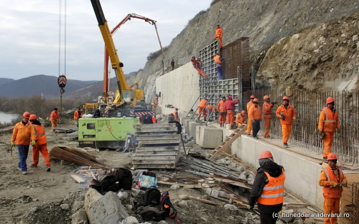 Lucrări de infrastructură rutieră. Foto: ARHIVĂ. ADEVĂRUL