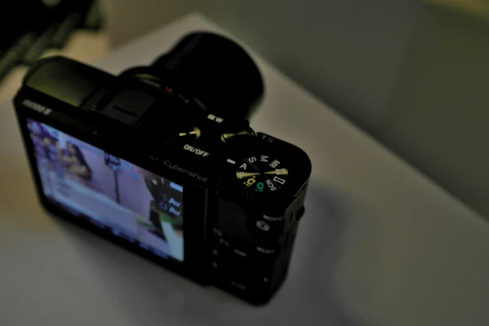 sony rx100II foto razvan baltaretu/adevarul