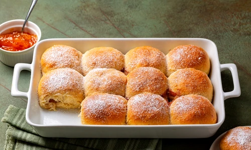 Chifle cu gem de caise, Sursa foto shutterstock 2390464819 jpg