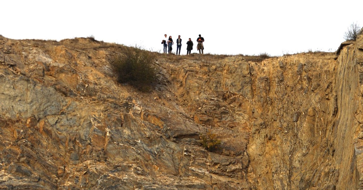 Romeo și Julieta din Tulcea, cei doi adolescenți găsiți morți, s-au aruncat de la peste 20 de metri înălțime în Cariera Bididia. Nu au avut nicio șansă