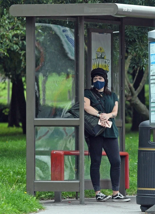 Bella Cruise, 27 de ani,  riscă să se îmbolnăvească  de COVID-19 în autobuz