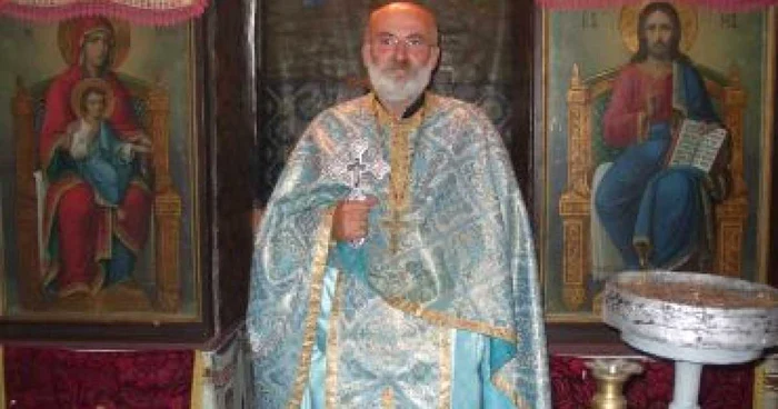 Râmnicu Vâlcea: Constantin Ionescu, preotul care alină sufletele enoriaşilor