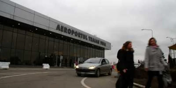 Unele avioane au fost întârziate din cauza ceţii