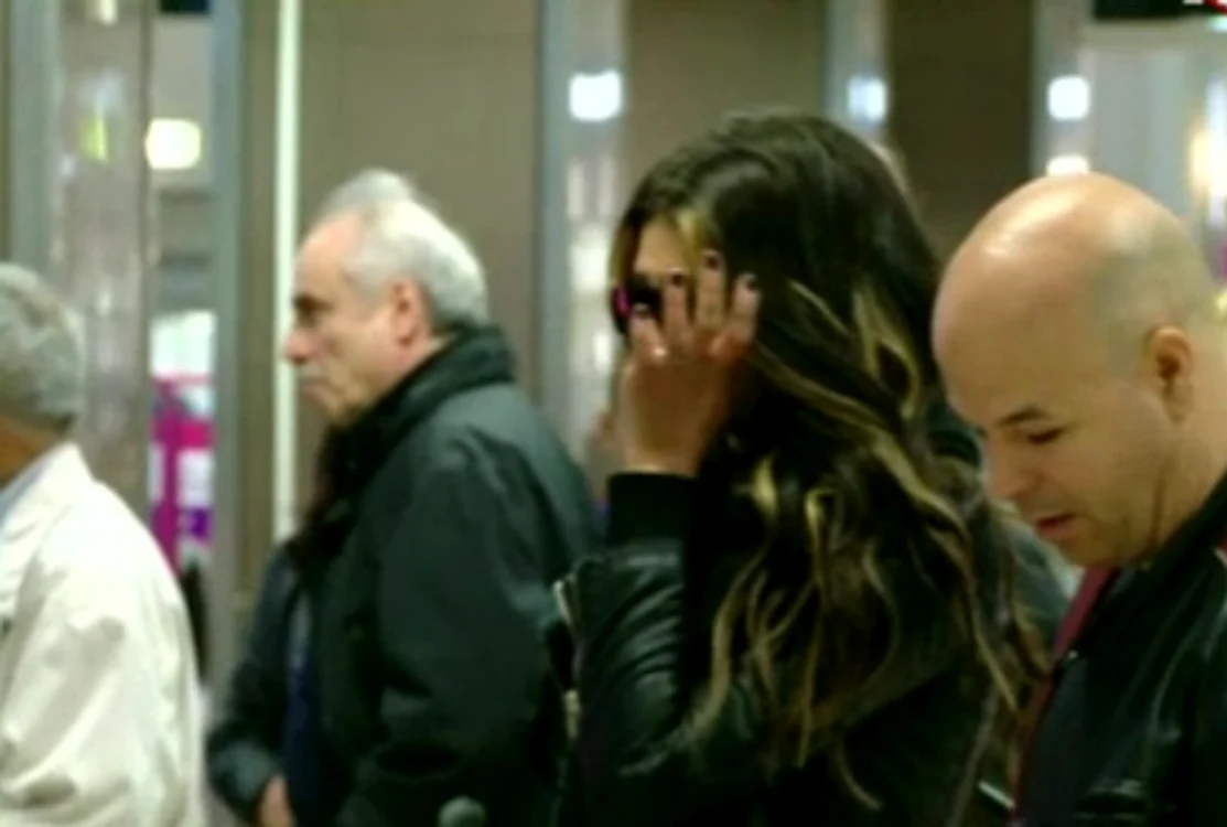 Antonia şi tatăl ei pe aeroport (captură Pro TV)