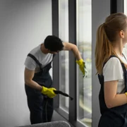 Personal de curațenie  Foto Freepik com jpg