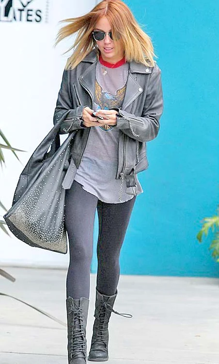 Când a ieşit de la salon, Happy a dispărut de lângă ea