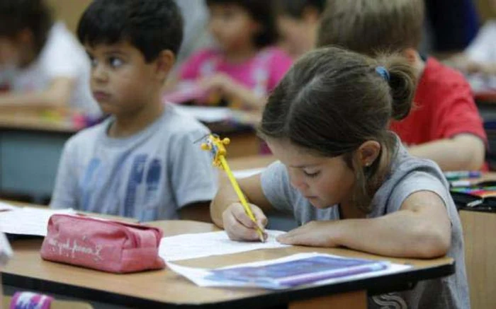 Aşa ar trebui să arate o lecţie din manualul de Educaţie sexuală pentru elevii de clasa a-4-afoto: Facebook