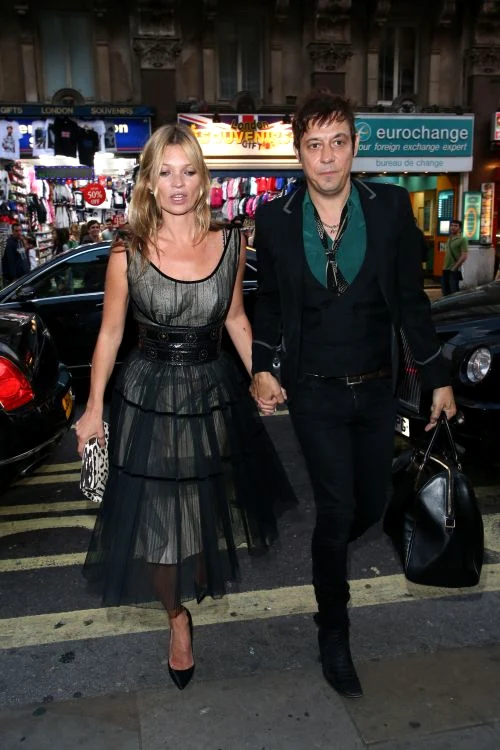 Kate Moss, trează (FOTO WENN)