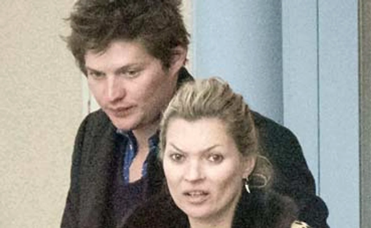 
    Când au plecat  de acasă, Kate era  extrem de supărată  