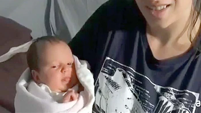 Bulina a dispărut de pe clădire, iar locatarii cred că, odată cu ea, s-a dus şi pericolul