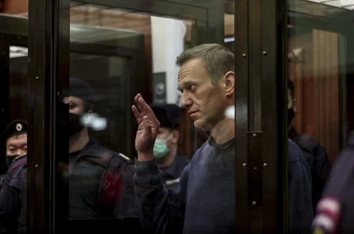 Aleksei Navalnîi la tribunal condamnat la trei ani şi jumătate de închisoare FOTO EPA-EFE / MOSCOW CITY COURT PRESS SERVICE