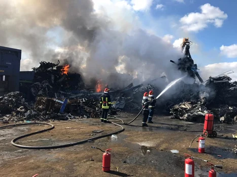 Incendiu puternic la Timişoara FOTO ISU Timiş