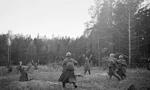 Soldați germani capturați de Armata Roșie în apropierea satului Vitovka din sudul Ucrainei, în 1941 (© Anatoliy Garanin / RIA Novosti / Wikimedia Commons)