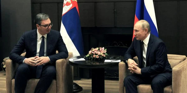 Aleksandr Vucic si Vladimir Putin FOTO EPA-EFE