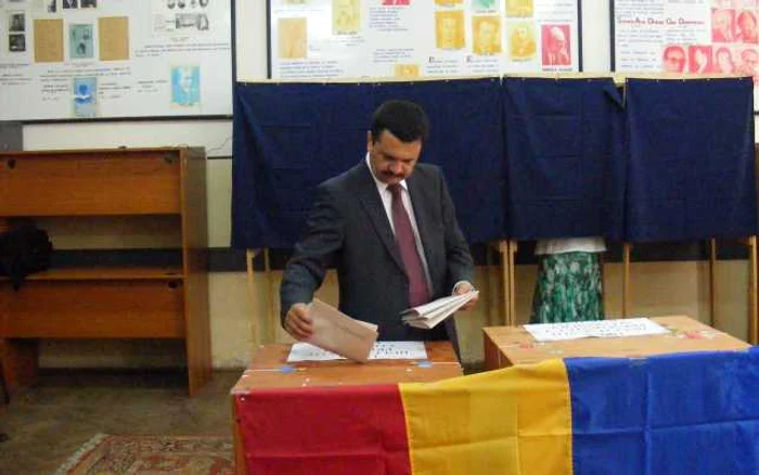Nicolae Ioțcu, în timpul votului