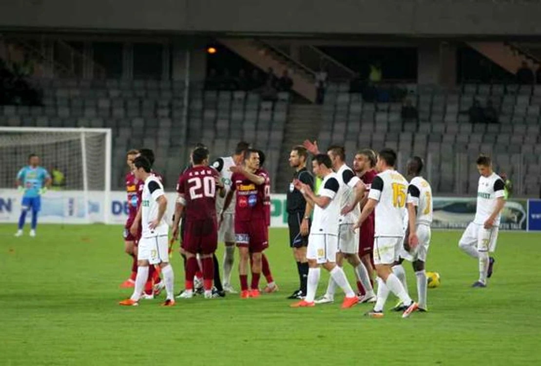 
    Derby-urile clujene au fost tot timpul pline de emoţieFoto Click!  