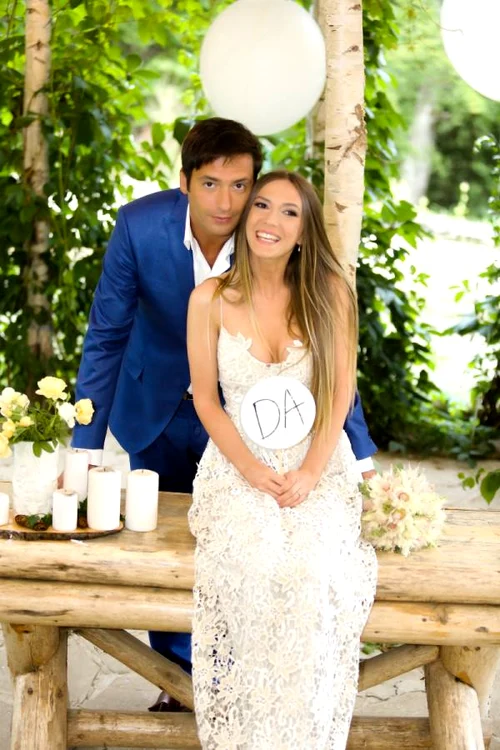 Adela Popescu și Radu Vâlcan și-au spus DA departe de ochii curioșilorfoto: arhiva personală