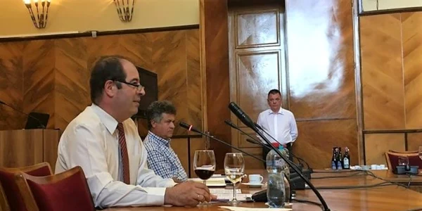 „Vinul lui Cuza“ FOTO uaic.ro