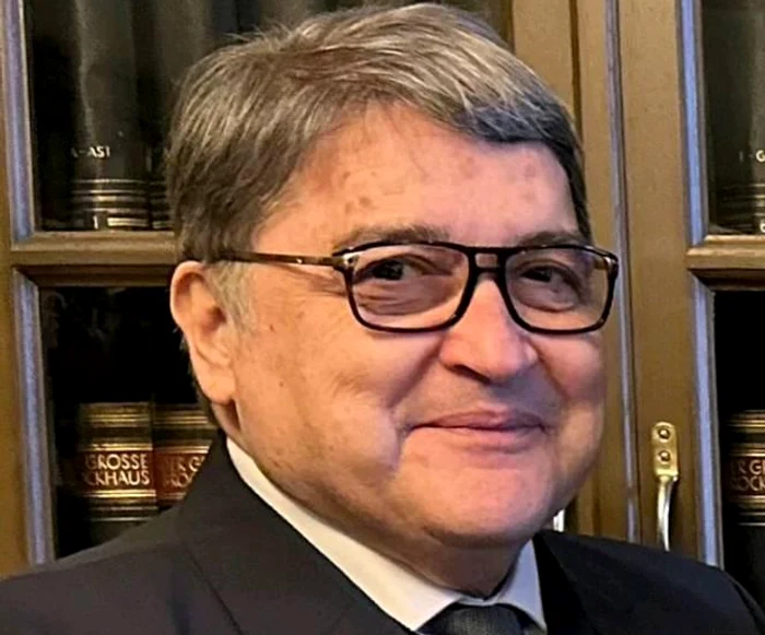 Hurezeanu spune ce îi poate cere Nicușor Dan lui Trump. FOTO FB Emil Hurezeanu