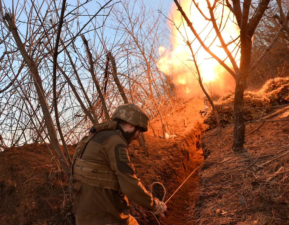 Cum rezistă soldații ucraineni în tranșee, în condiții de frig extrem: „Vin spre noi ca niște zombi”