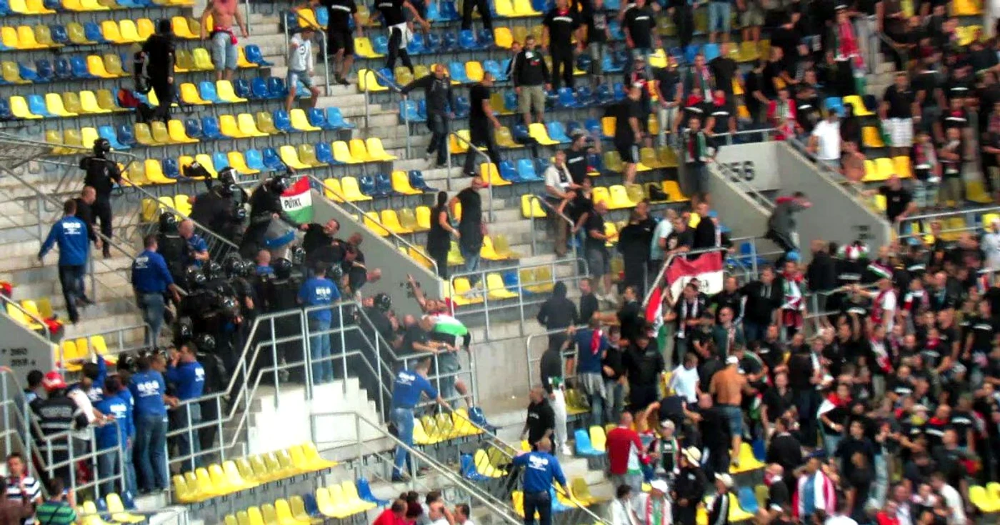 Peste 1000 de poliţişti mobilizaţi pentru meciul de fotbal România-Turcia