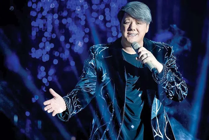 Înainte, 110 kg  Cântăreţul a decis să ia măsuri când  a ajuns la această  greutate jpeg