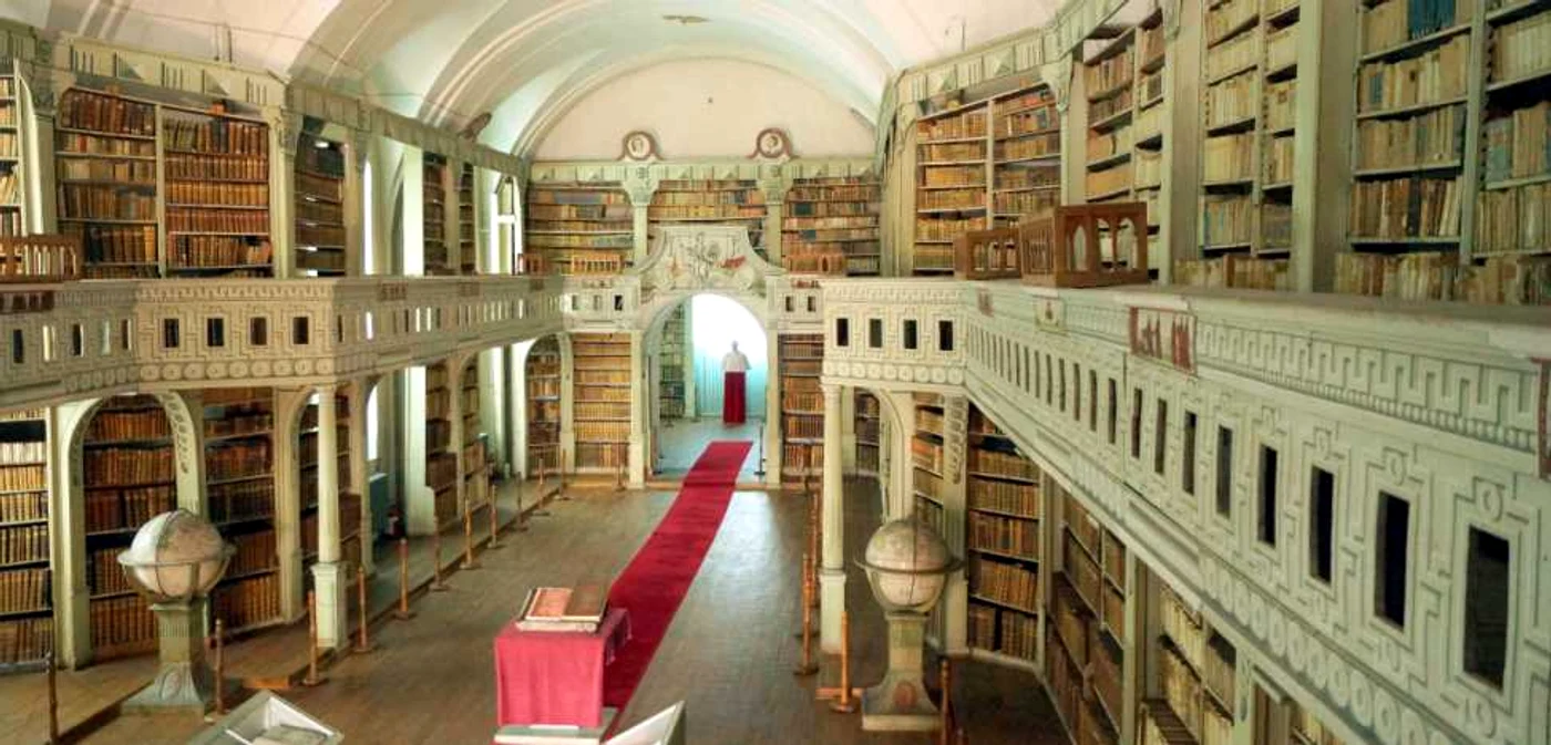 Aula Magna, celebra sală a bibliotecii. Foto: batthyaneumblog.wordpress.com