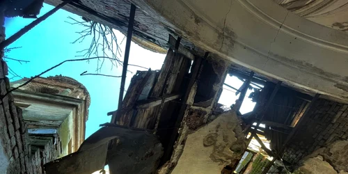Biserica din Bobda a ajuns o ruină FOTO Ambulanţa pentru Monumente Banat