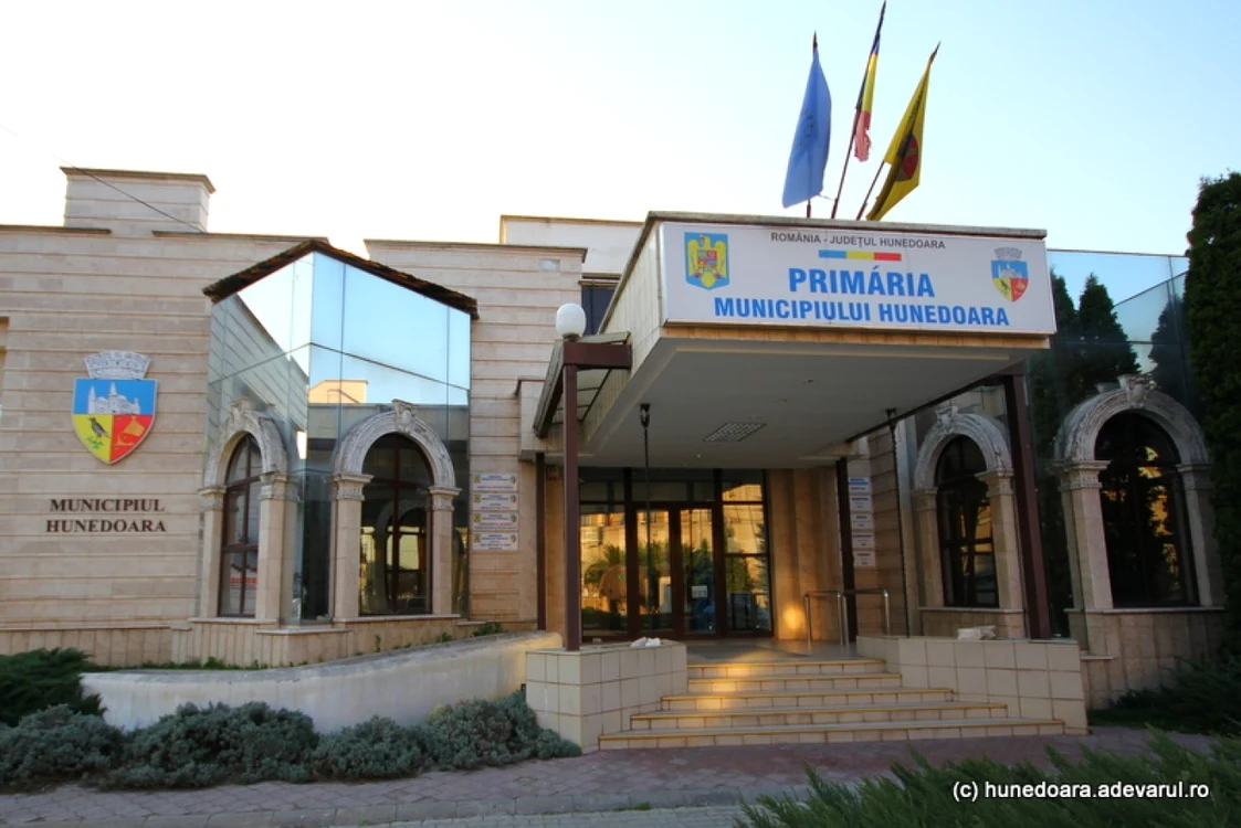 Primăria Hunedoara. FOTO: Daniel Guţă. ADEVĂRUL.