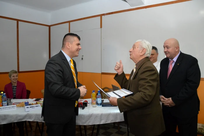 Medicii au rămas plăcut impresionaţi de gestul celor doi edili FOTO Cristina Cîcău