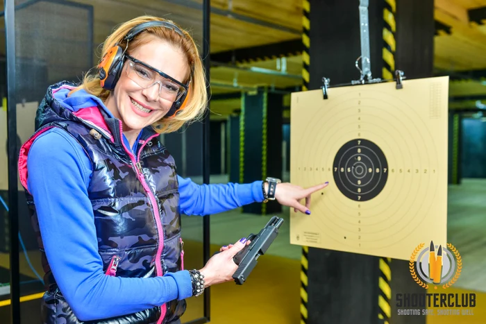 Roxana Ciuhulescu este pasionată de tir sportiv. Vedeta merge frecvent în poligon, pentru că spune că asta o relaxează