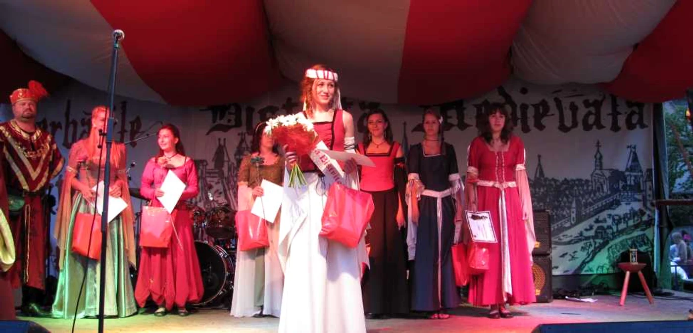 Alexandra Runcan este Domniţa Bistriţei 2011