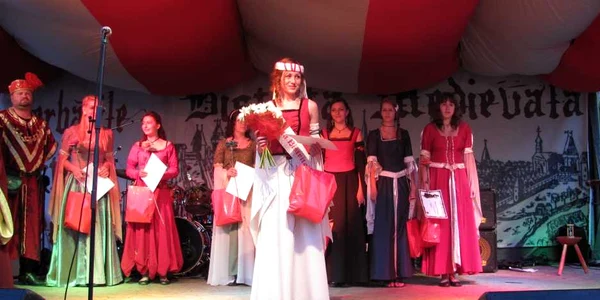 Alexandra Runcan este Domniţa Bistriţei 2011
