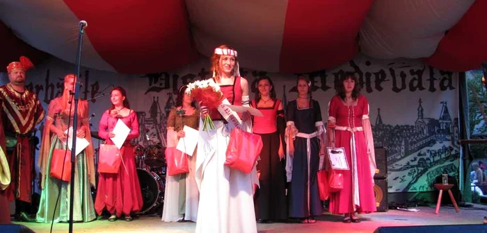 Alexandra Runcan este Domniţa Bistriţei 2011