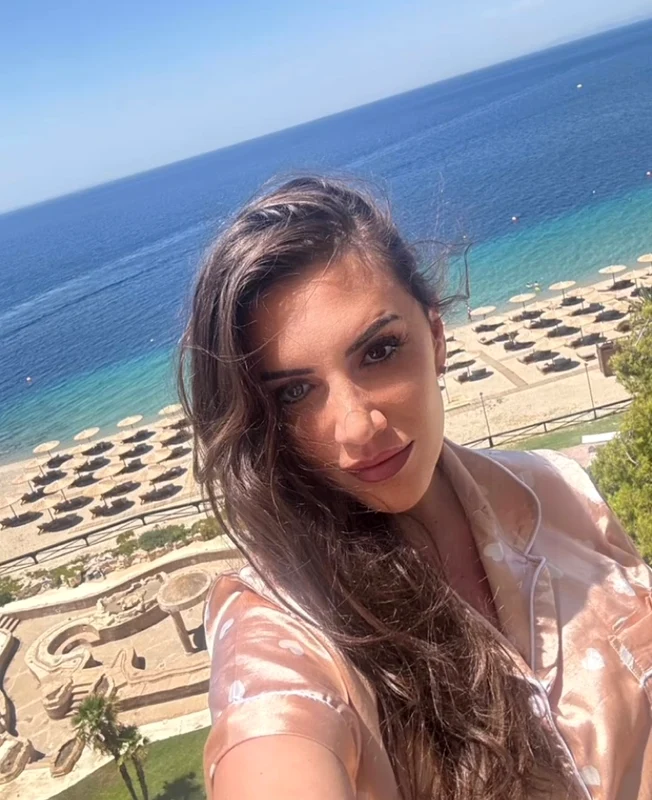 Mara Bănică, zbor anulat la întoarcerea din vacanța petrecută la greci foto: Instagram 