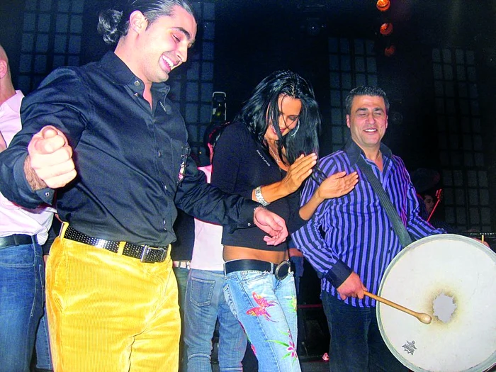 
    Oana Zăvoranu şi Pepe  