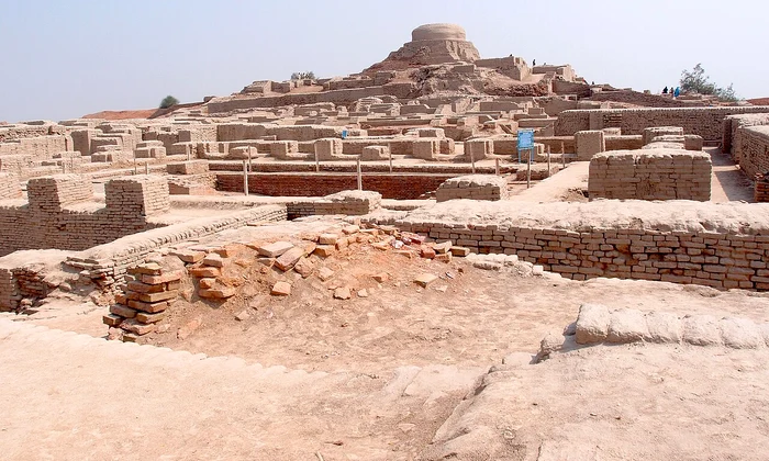 Ruinele de la Mohenjo-daro (© Saqib Qayyum / Wikimedia Commons)