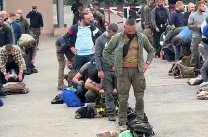 Mercenari români, evacuați din Congo FOTO: captura video