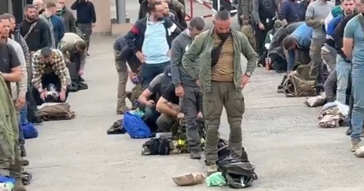 Mercenarii lui Horațiu Potra, despre iadul din Congo: „Este o mare uşurare că putem merge în sfârşit acasă”. Imagini din timpul evacuării